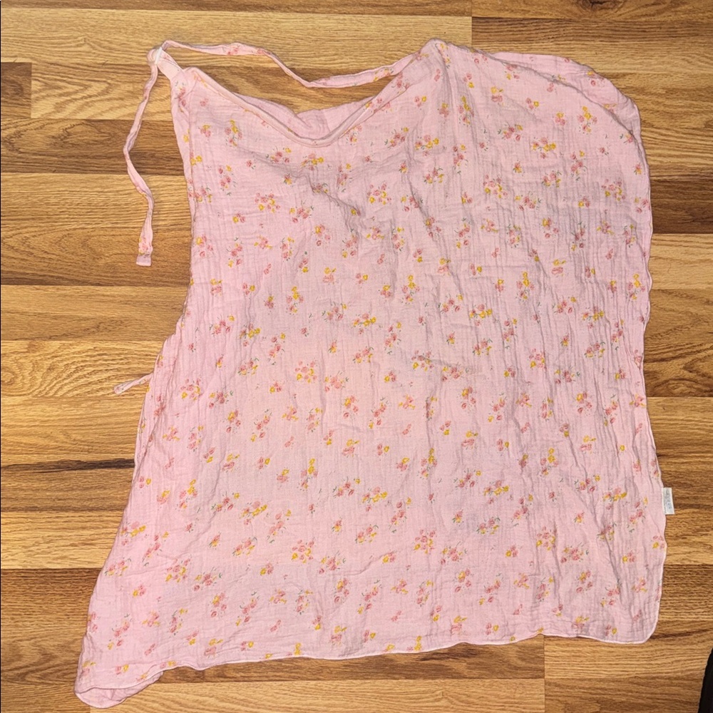 Pink  ditsy Floral breastfeeding cover EUC